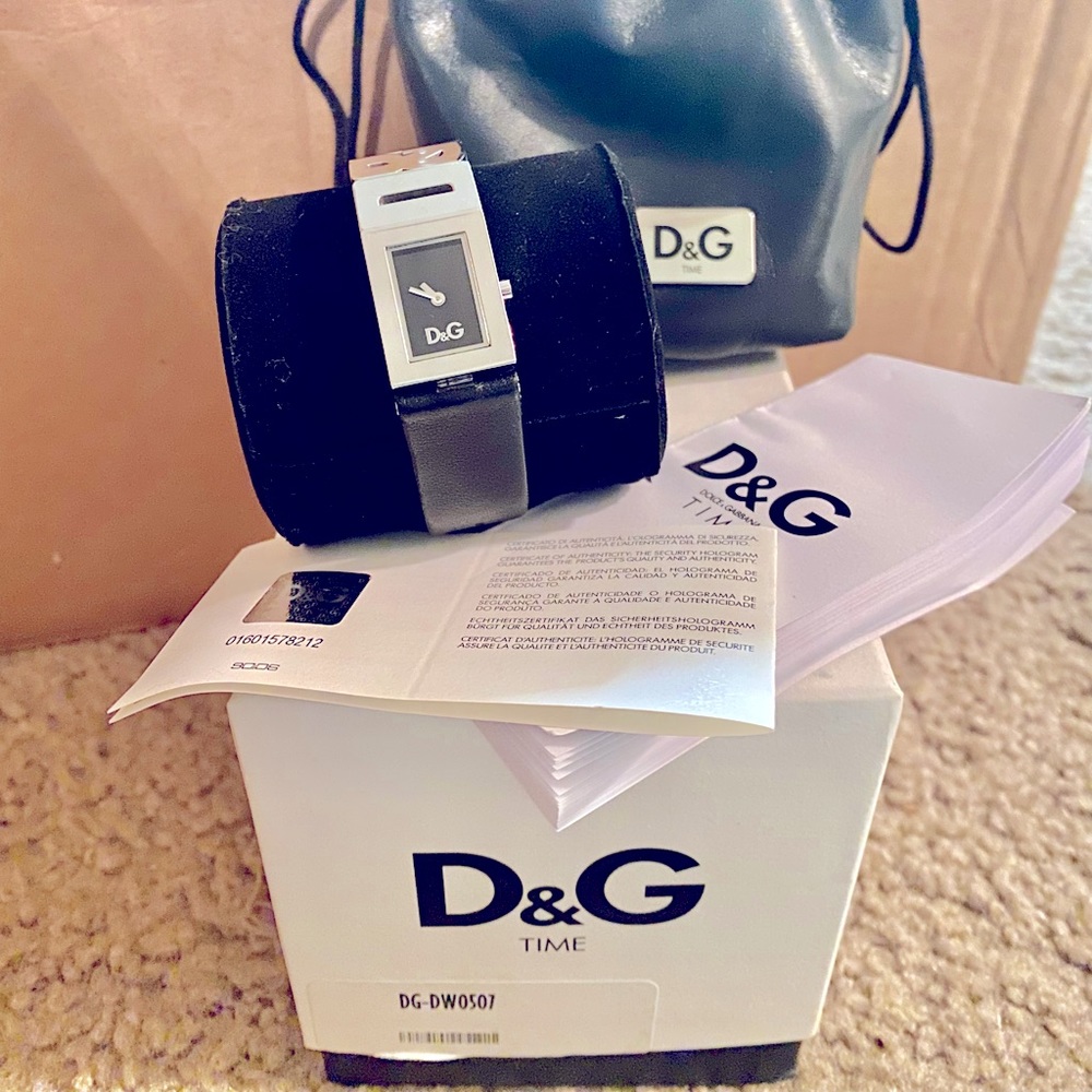 Dolce & Gabbana DW0507 Women's Shout Logo Watch